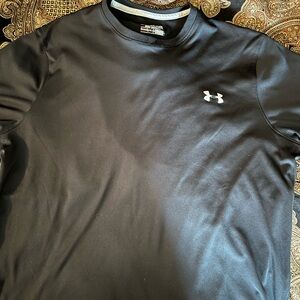 Under Armour Men's Black Long Sleeve Tee